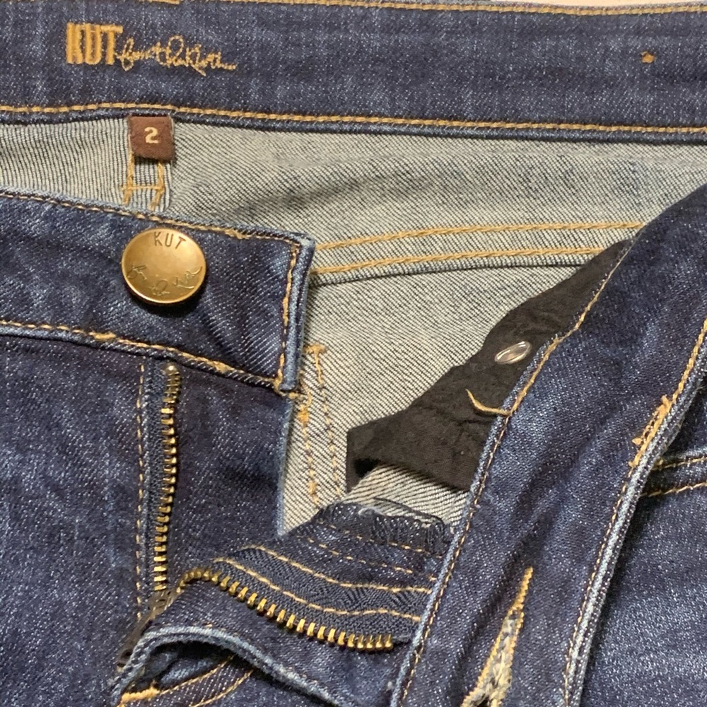 🔥 Kut from the Kloth Catherine boyfriend jeans 🔥 - Picture 8 of 8